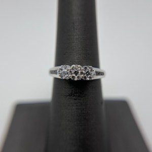 10K White Gold Diamond Ring